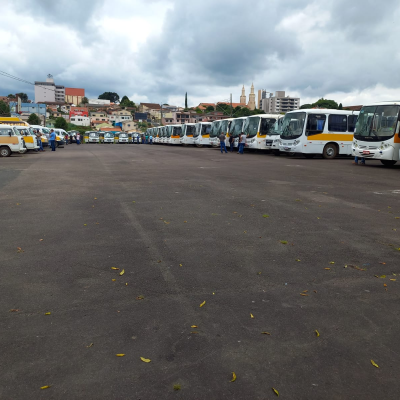 Prefeitura inspeciona veículos do transporte escolar
